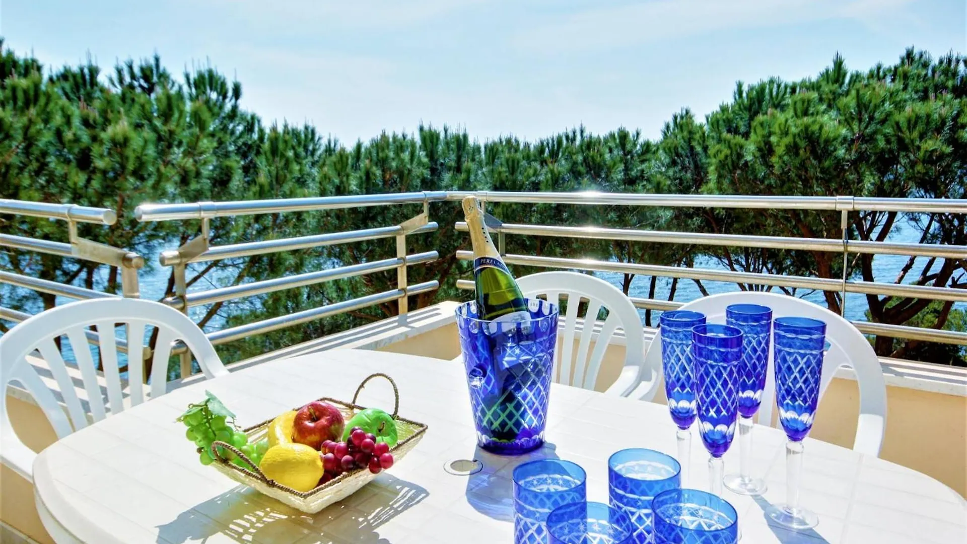 Pretty Apartment With Balcony 罗萨斯