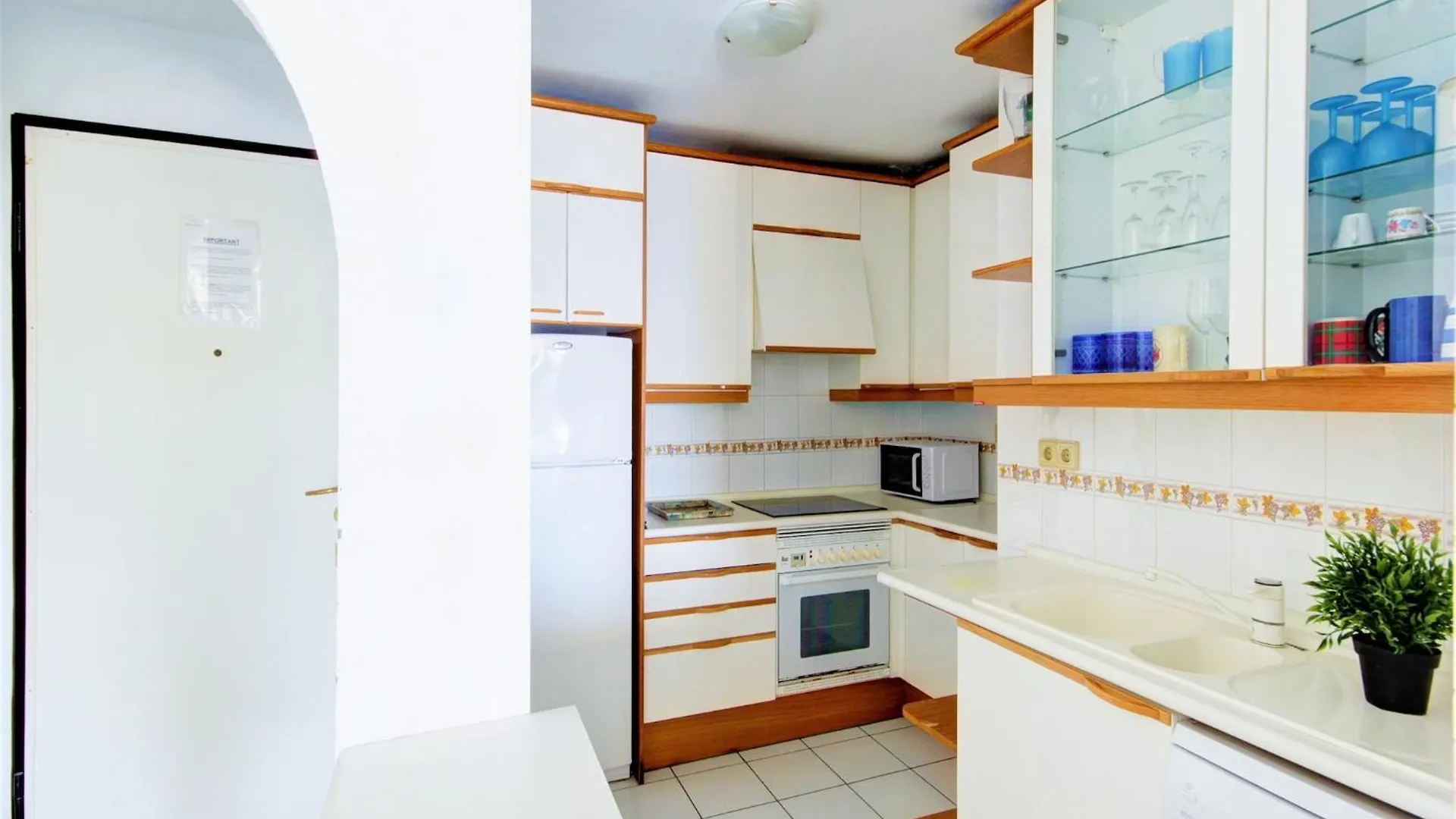 Pretty Apartment With Balcony Roses Spanje