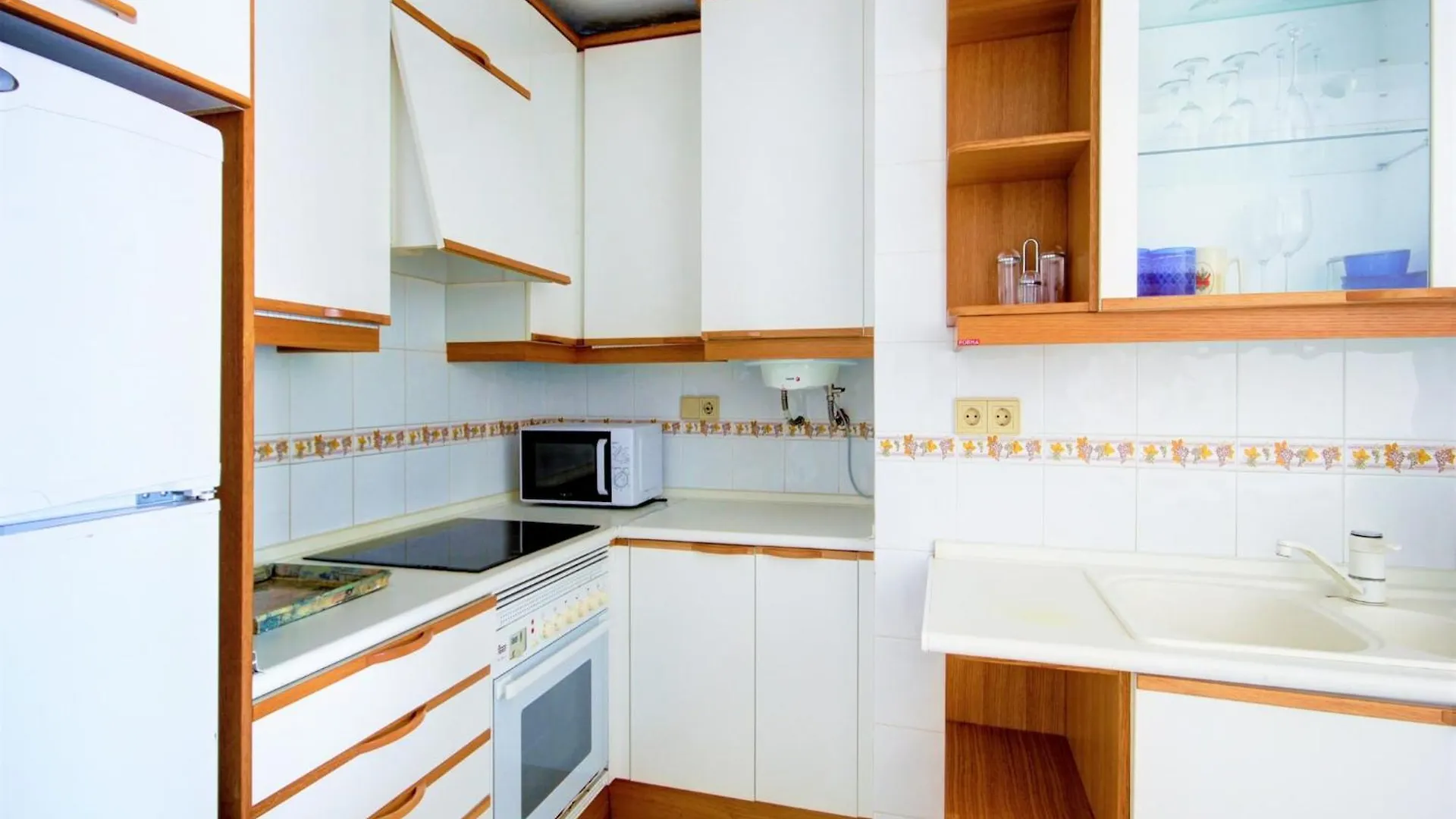 Pretty Apartment With Balcony Roses Spanje