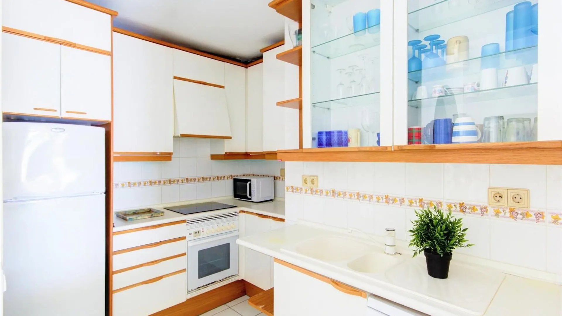 Pretty Apartment With Balcony Roses Spanje